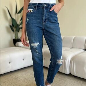 Judy Blue Queen Of Hearts Coin Pocket BF Jeans